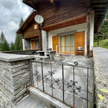 בית נופש Chalet La Fornasina San Bernardino *